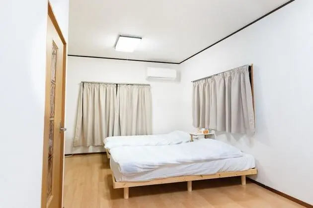 Ev (Private Vacation)