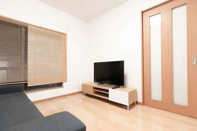 Ev (Private Vacation)