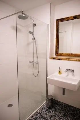 Tek Büyük Yataklı Oda, Özel Banyo