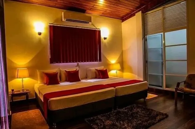 Deluxe Tek Büyük veya İki Ayrı Yataklı Oda