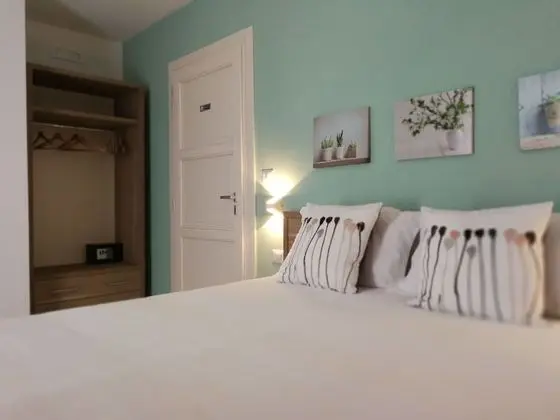 Comfort Tek Büyük veya İki Ayrı Yataklı Oda