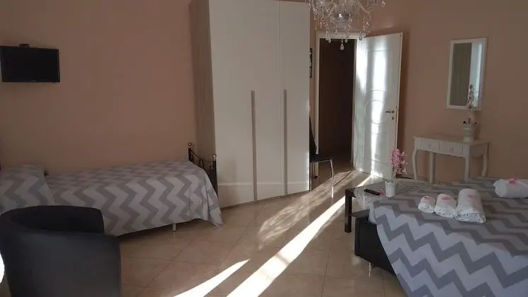 Üç Kişilik Oda
