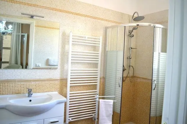 Üç Kişilik Oda