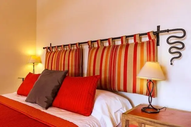 Comfort Tek Büyük veya İki Ayrı Yataklı Oda (01)