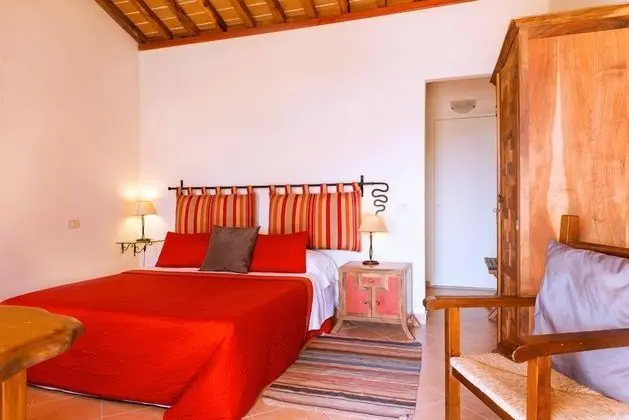 Comfort Tek Büyük veya İki Ayrı Yataklı Oda (01)