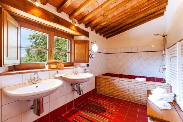 Comfort Tek Büyük veya İki Ayrı Yataklı Oda (01)