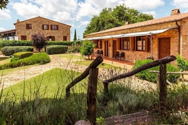 Comfort Tek Büyük veya İki Ayrı Yataklı Oda (02)