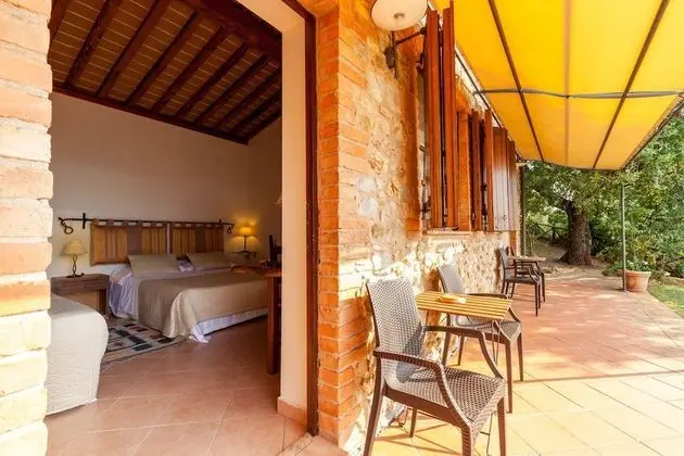 Comfort Tek Büyük veya İki Ayrı Yataklı Oda (02)