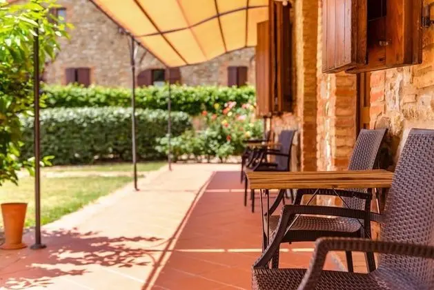 Comfort Tek Büyük veya İki Ayrı Yataklı Oda (02)