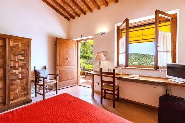 Comfort Tek Büyük veya İki Ayrı Yataklı Oda (02)