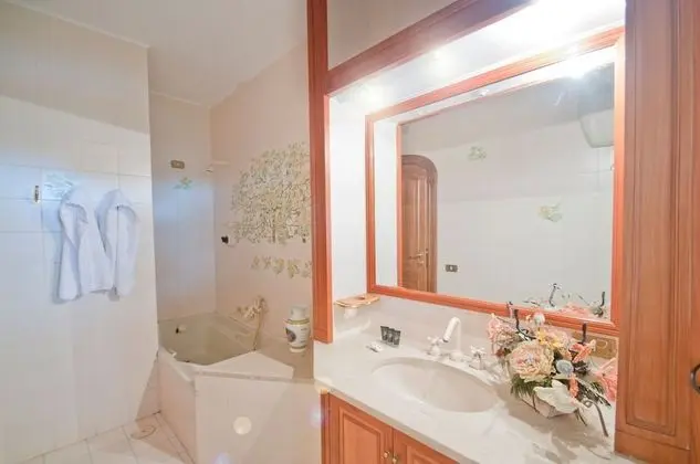 Superior Tek Büyük Yataklı Oda, Bahçe Manzaralı