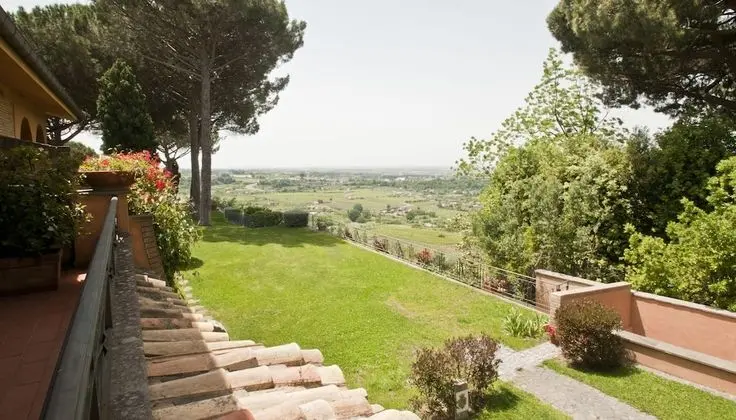 Üç Kişilik Oda, Bahçe Manzaralı