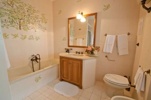 Üç Kişilik Oda, Bahçe Manzaralı