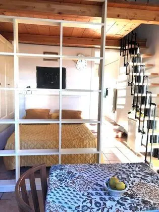 Romantic Dubleks, 1 Büyük (Queen) Boy Yatak, Küçük Mutfak, Zemin Kat