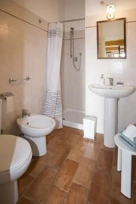 Romantic Dubleks, 1 Büyük (Queen) Boy Yatak, Küçük Mutfak, Zemin Kat