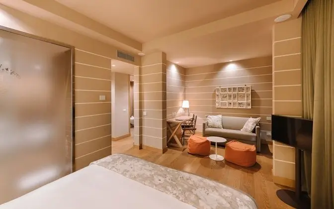 Superior Tek Büyük veya İki Ayrı Yataklı Oda