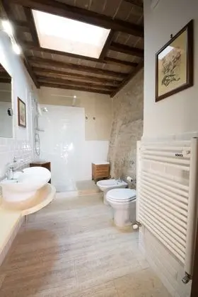 Apart Daire, 2 Yatak Odası, Özel Banyo, Zemin Kat (Villa Dini 104)