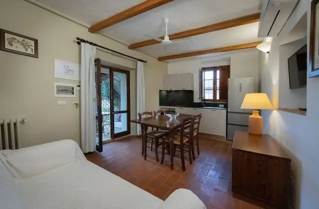 Apart Daire, 2 Yatak Odası, Özel Banyo, Zemin Kat (Villa Dini 105)