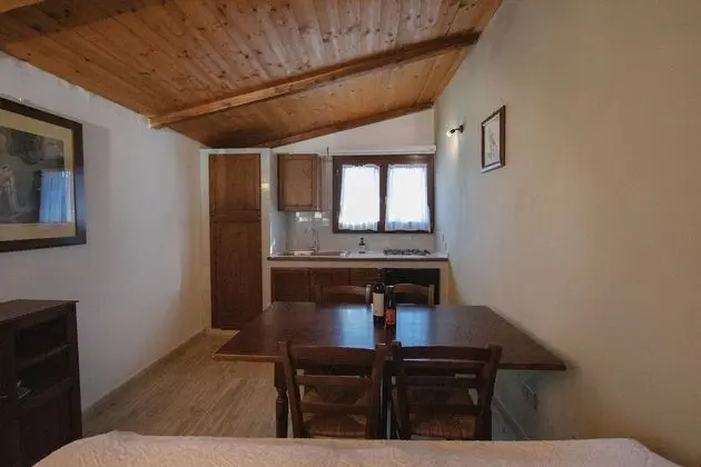 Apart Daire, 2 Yatak Odası, Özel Banyo, Zemin Kat (Villa Dini 105)