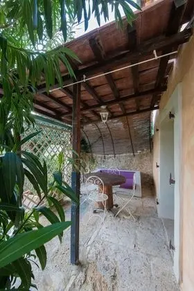 Apart Daire, 2 Yatak Odası, Özel Banyo, Zemin Kat (Villa Dini 105)