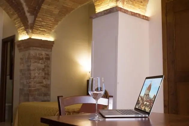 Standard Tek Büyük veya İki Ayrı Yataklı Oda, Özel Banyo, Zemin Kat (Villa Dini 102)