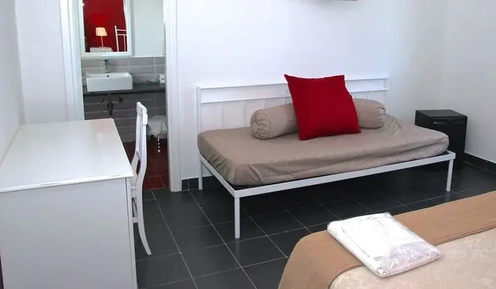 Comfort Tek Büyük Yataklı Oda