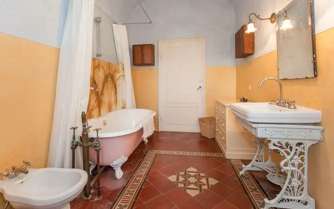 Classic Tek Büyük veya İki Ayrı Yataklı Oda, 1 Yatak Odası, Küvet, Park Manzaralı (Villa 2)