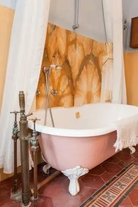 Classic Tek Büyük veya İki Ayrı Yataklı Oda, 1 Yatak Odası, Küvet, Park Manzaralı (Villa 2)