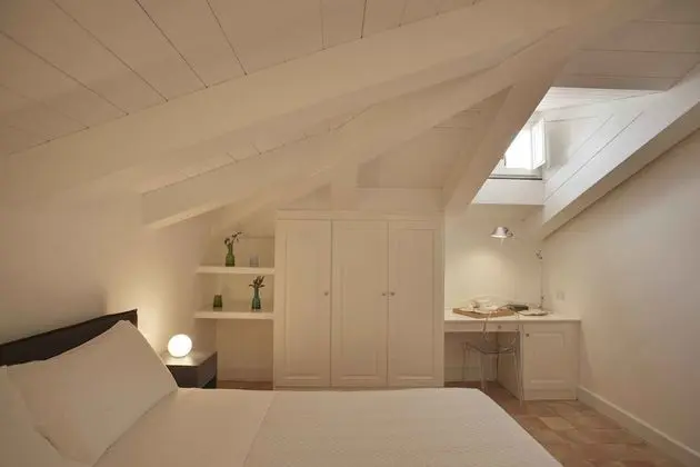 Basic Tek Büyük Yataklı Oda (Attic floor)
