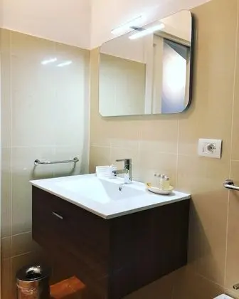 Basic Tek Büyük Yataklı Oda (Attic floor)