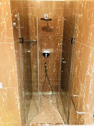 Üç Kişilik Oda, Bahçe Manzaralı