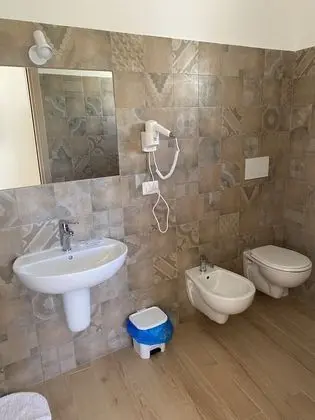 Üç Kişilik Oda