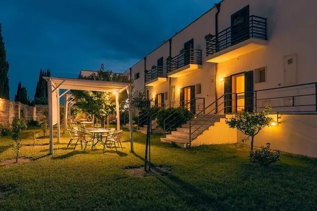 Superior Apart Daire, 2 Yatak Odası, Bahçe Manzaralı