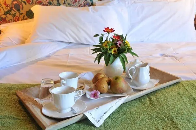 Büyük Yataklı Tek Kişilik Oda