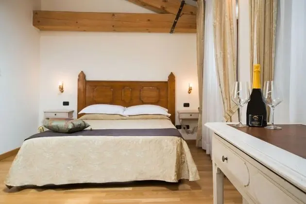 Classic Tek Büyük Yataklı Oda