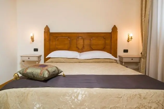 Classic Tek Büyük Yataklı Oda