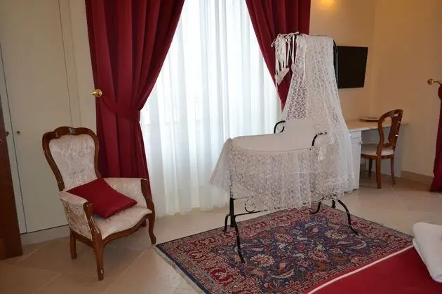 Üç Kişilik Oda