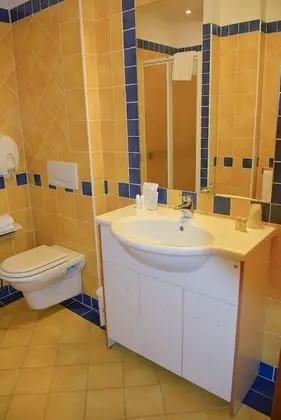 Tek Büyük veya İki Ayrı Yataklı Oda