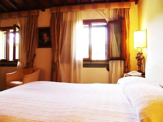 Deluxe Tek Büyük veya İki Ayrı Yataklı Oda, Küvet, Bahçe Manzaralı