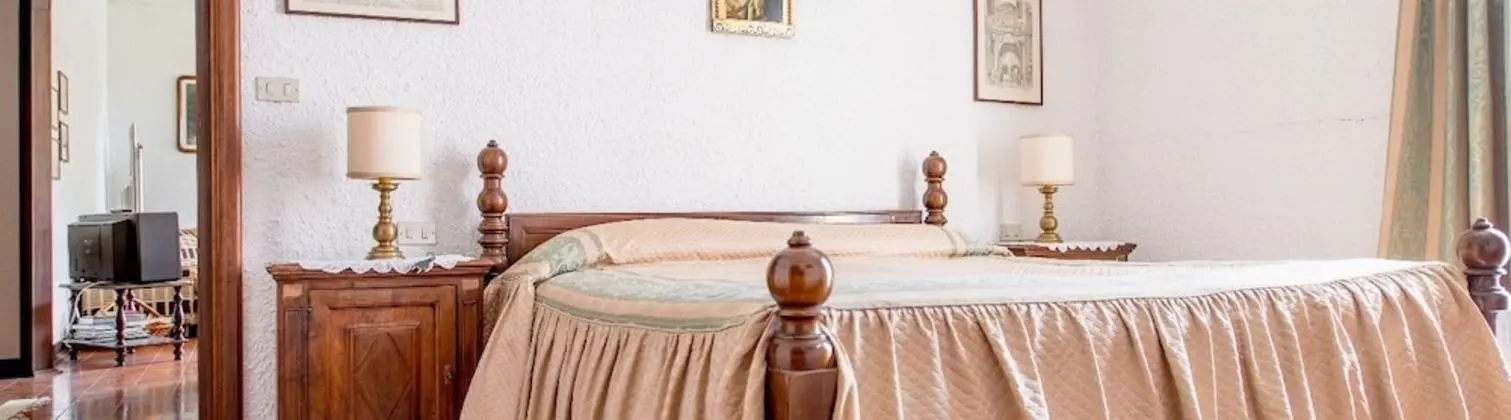 Tek Büyük Yataklı Oda, 1 Büyük (Queen) Boy Yatak, Sigara İçilmez