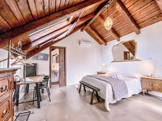 Design Tek Büyük veya İki Ayrı Yataklı Oda
