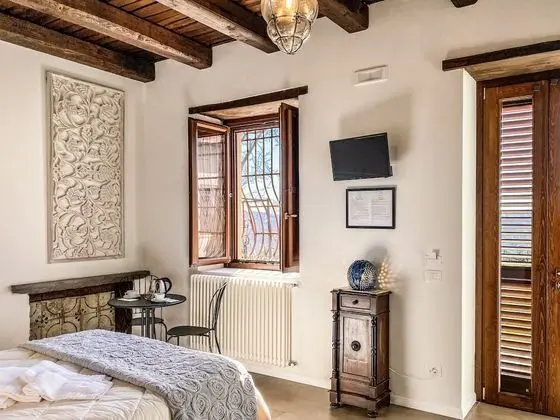 Design Tek Büyük veya İki Ayrı Yataklı Oda