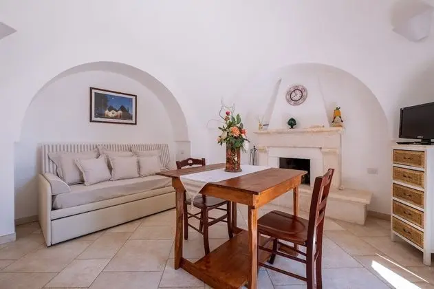 Traditional Ev (Trullo Dell'Aia)