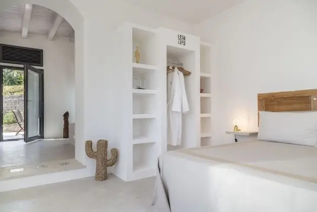 Honeymoon Tek Büyük Yataklı Oda, Teras, Bahçe Manzaralı