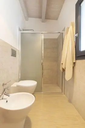 Honeymoon Tek Büyük Yataklı Oda, Teras, Bahçe Manzaralı