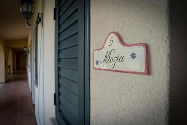 Üç Kişilik Oda, Bahçe Manzaralı