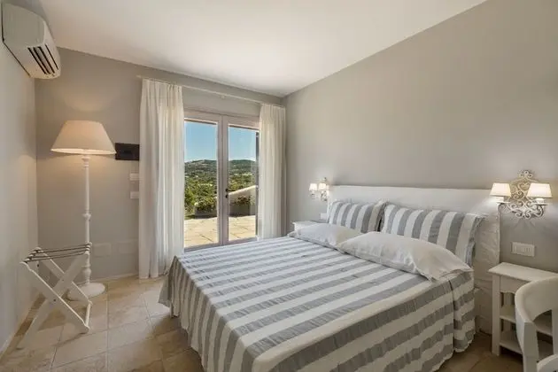 Superior Tek Büyük Yataklı Oda, Üzüm Asması Manzaralı