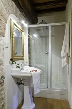 Classic Tek Büyük Yataklı Oda
