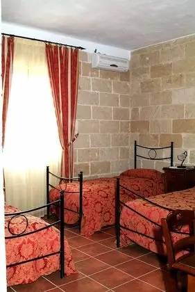 Dört Kişilik Oda, Bahçe Manzaralı