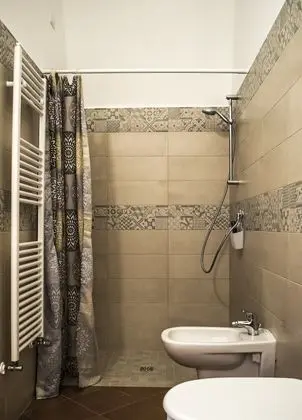 Classic Tek Büyük Yataklı Oda, Engellilere Uygun, Zemin Kat (Ciliegio)